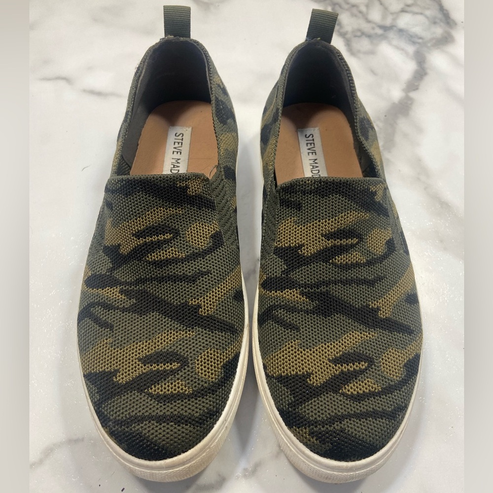 Camo Steve Madden slide on shoes